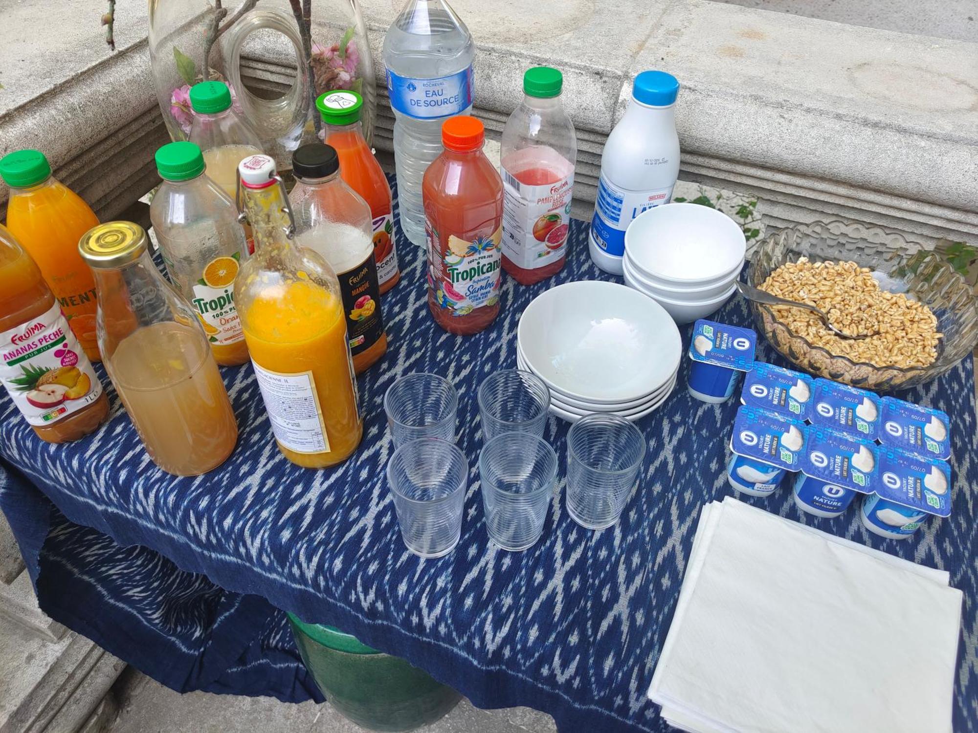 Rue Du Chateau A Cabrieres D'Avignon Acomodação com café da manhã Exterior foto